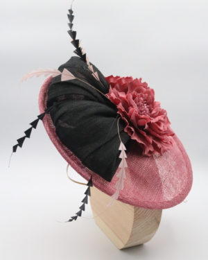 tocado negro y rosa para invitadas